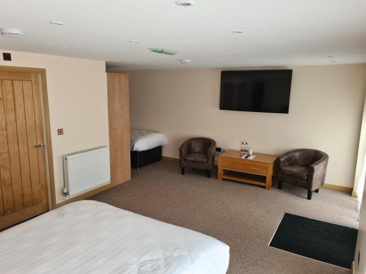 Burscough Briars Hall Hotel מראה חיצוני תמונה