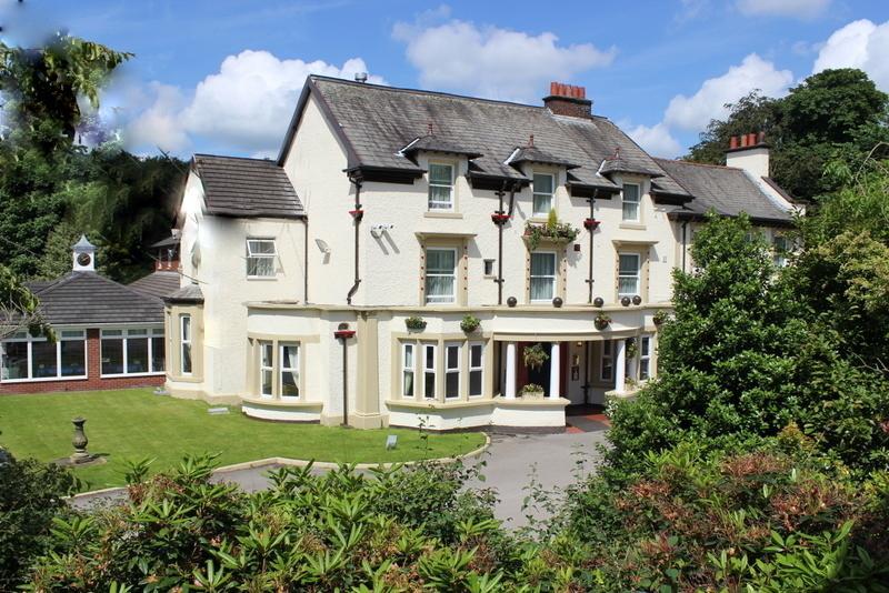 Burscough Briars Hall Hotel מראה חיצוני תמונה